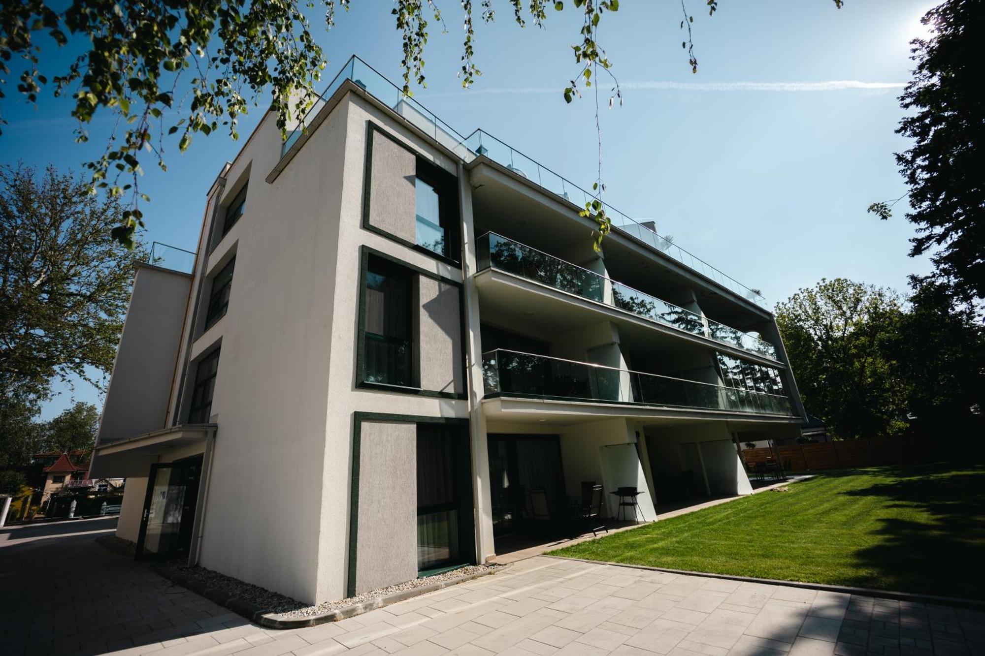 Villa Bauhaus Labi Garden Wellness Apartman シオーフォク エクステリア 写真