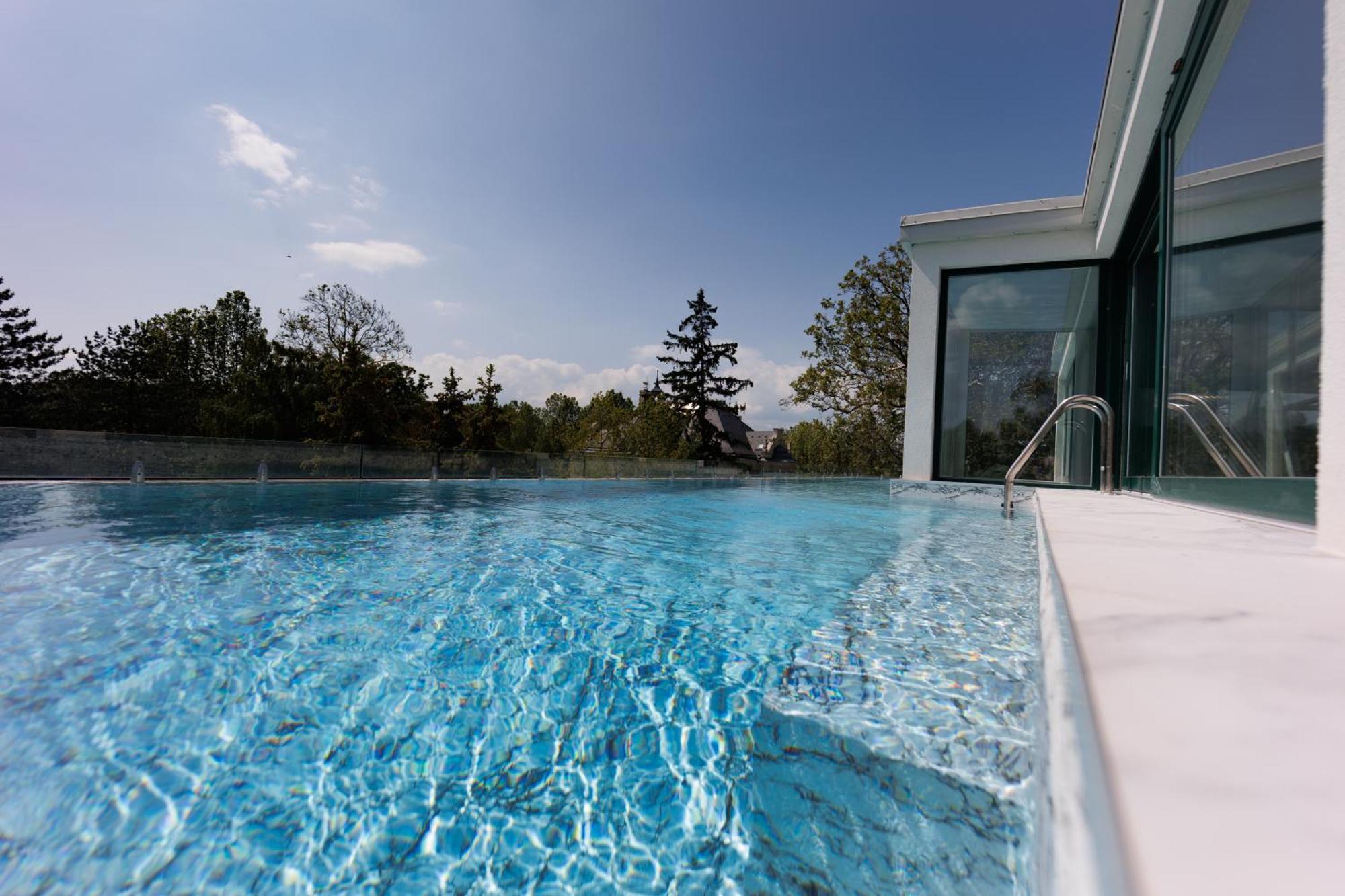 Villa Bauhaus Labi Garden Wellness Apartman シオーフォク エクステリア 写真